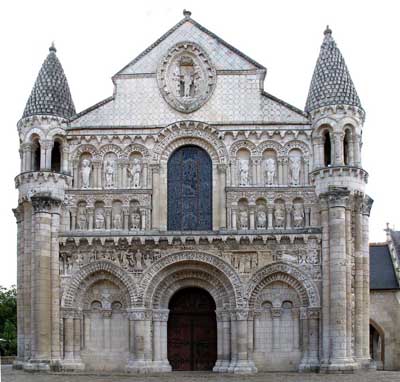 Собор в Пуатье (Poitiers), департамент Вьенна (Vienne), Франция.