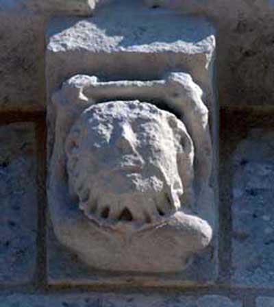 A fragment of decoration of the Church of St. Peter in Fontaine d Osijek (Fontaines d Ozillac), the Department of Charente Maritime (Charente-Maritime), France.
