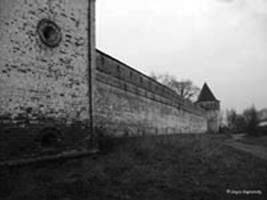 Under ancient walls (Rostov Borisoglebsky cloister)