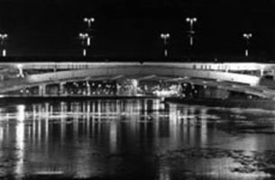 Bolshoi Kamenny bridge in frost night