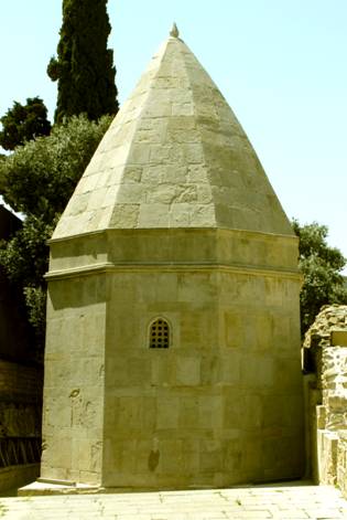 10 Seyid_Yahya_Bakuvi's_Mausoleum